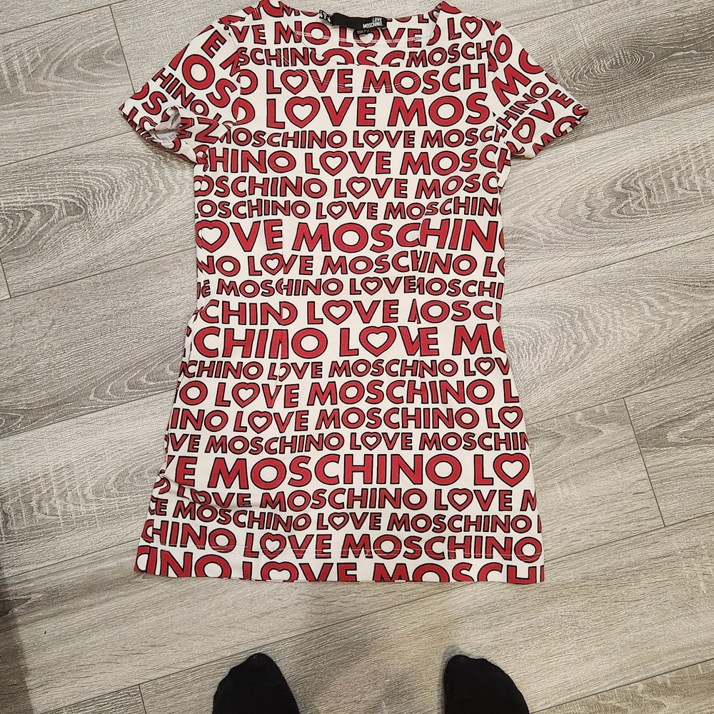 Love Moschino White and Red Graphic Tee Shirt Dress